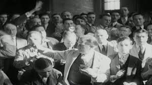 Le 06 novembre prochain, france 2 diffusera une adaptation de l'oeuvre emblématique de léon tolstoï. Histoires Histoires La France De L Entre Deux Guerres Youtube