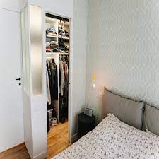 Un petit dressing pour petite chambre, c'est possible. Comment Installer Un Dressing Dans Une Petite Chambre Homify