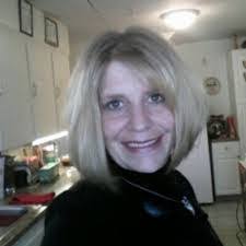 Lisa Lepley's Instagram, Twitter & Facebook