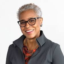 Leslie Glick's Instagram, Twitter & Facebook