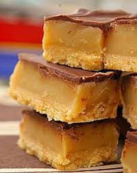 Petits Carres Fondants Au Caramel Amuses Bouche Recettes De Cuisine Recette Recette Dessert