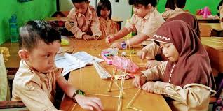 Pendidikan inklusif bertujuan untuk menyatukan atau. Sekolah Inklusi Jangan Ada Bullying Di Antara Kita Halaman All Kompas Com