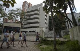 Parcourez notre sélection de pablo escobar : Destruction De L Ex Residence De Pablo Escobar Un Pas Dans La Lutte Contre Le Narcotourisme