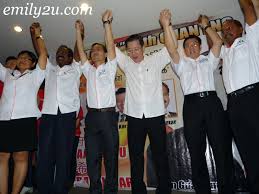 Kereta terlanggar lopak air hilang kawalan, bertembung lori treler. Teh Tarik With Lim Guan Eng From Emily To You