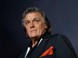 Florin piersic a fost descoperit de către actrița și regizoarea elena negreanu. Ce Se IntamplÄ De Fapt Cu Florin Piersic La Èase Luni DupÄ Ce Nu A Mai ApÄrut Pe ScenÄ Am Fost IngrijoraÈi