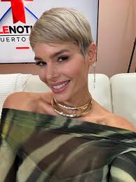 Lindo inicio de semana para todos 🧸🪬💡 Outfit Mango Stylist Andrea  Hernández H&M Minerva Negron