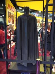 Ben affleck will definitely look intimidating in his new batman suit, but will he be able to move his head? Ben Affleck S Batsuit From Batman V Superman Revealed Comic Con 2014 Film