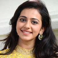 Nandini Singh's Instagram, Twitter & Facebook