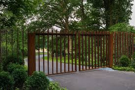 Http Www Modernsteel Com Steelinthenews Wp Content Uploads 2012 09 120620 10 Jp Modern Landscaping Modern Landscape Design Front Yard Modern Landscape Design