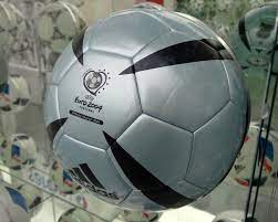 Soccer ball football 32 panel size 345 premier, champion, euro, & uniforia adidas footballs ball euro 2020 uniforia club champions soccer training balls. Adidas Roteiro Wikipedia