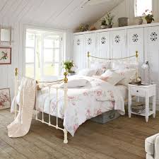 With a wrought iron bed, your bedroom immediately radiates a a bed should not have to be replaced every few years due to normal daily wear. Hausratversicherungkosten Best Ideas Extraordinary Bedroom Decorations Metal Bed Frames Collection 5646