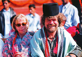 The one other person accompanying messner on his expedition was his girlfriend nena holguin. Messner The Dog In The Night Time Nepali Times