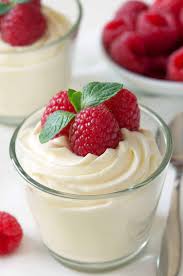 Easy White Chocolate Mousse My Baking Addiction According to the british nutrition foundation, dark chocolate contains considerably more cocoa flavanols than milk chocolate, which are thought to positively impact heart. easy white chocolate mousse my baking