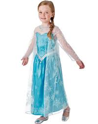 Con questi costumi disney per bambina e donna e gli accessori di frozen (come le scarpe e la parrucca bionda di elsa) potrai prepararti per la festa e decorare la tua casa per una festa di compleanno a tema frozen. Costumi Di Frozen Vestiti Di Elsa E Altri Personaggi Funidelia