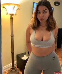 I suppose a person can tell if i'm not wearing undies, 'cause of my noticeable camel toe. Hot Girls In Yoga Pants 47 Pics Thesexier