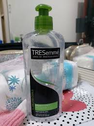 Tresemme hair spa rejuvenation massageable conditioner moisturizes and conditions your hair. Tresemme Tresemme Flawless Curls Defining Hair Gel 8oz Inci Beauty