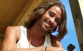 His mother, sonia constance josephine bloom (née copeland), was born in kolkata, india, to an english family. Sind Lange Haare Bei Mannern Schon Parship At