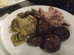 La cipolla è un prodotto di origine vegetale inquadrabile nel gruppo degli ortaggi; Tonno Con Cipolle Carciofi E Olive Picture Of Roscioli Rome Tripadvisor
