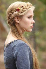 Pin By Huldra On Medieval Medieval Hairstyles Hair Styles Long Hair Styles