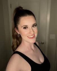 Denise Connell's Instagram, Twitter & Facebook