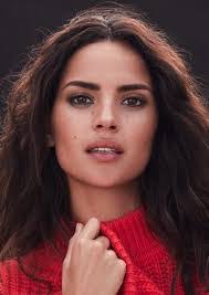 Iris Shaw's Instagram, Twitter & Facebook