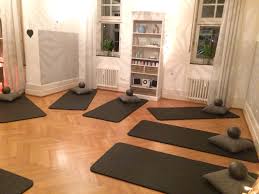 Doch kurze zeit später, wenn sich der körper von den strapazen der schwangerschaft und der geburt. Schwangerschaftsgymnastik Hebammen Bonn Bad Godesberg Hebammenpraxis Rheinallee