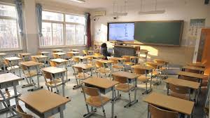 «está o conselho de ministros a decidir», começou por dizer, deixando depois escapar mais uma frase perante a insistência dos jornalistas: Greve Fecha Maioria Das Escolas Tvi24