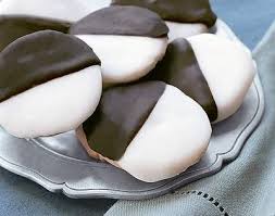 Black And White Bagel Flavor Delicious Black And Whites Favorite Cookies Black And White Cookies Eat Dessert First