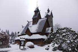 die norwegische holzkirche wang im karpacz kein einziger nagel wurde beim aufbau benutzt holzkirchen riesengebirge wanderung