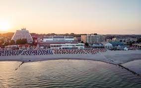 Property is on or right next to the beach. Strandurlaub An Der Ostsee Aja Gromitz Aja Resorts
