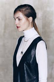 Rolak V Hlavni Roli Cindysimo Cindy Kerberova Modni A Kosmeticka Redaktorka Turtle Neck White Turtleneck Fashion