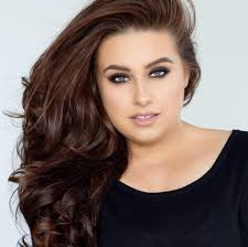 Amanda Stone's Instagram, Twitter & Facebook