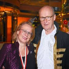We did not find results for: Korbacherin Susanne Siekmeier Organisiert Narrensitzung In Koln Frankenberg Waldeck