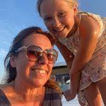 Tina Mentzer's Instagram, Twitter & Facebook