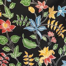 Warnanya yang gelap dan tidak terlalu terang mengisyaratkan agar pemakainya bisa ikhlas menerima keadaan dan kenyataan. Kain Batik Motif Bunga Shopee Indonesia