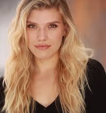 Kathleen Deters's Instagram, Twitter & Facebook