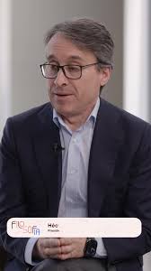 🌍 En la era digital, la formación no puede limitarse a habilidades  tecnológicas., Como recuerda Adela Cortina, necesitamos también  humanidades: pensamiento crítico, ética y reflexión para dar sentido ...