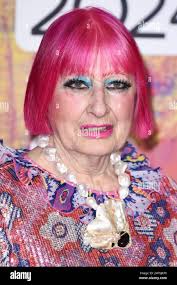 4401 hi-res stock photography and images