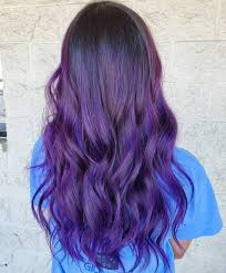 Ora sono delle meches viola e blu, ok. Capelli Viola Sfumature Tagli Adatti E Foto Che Vi Faranno Sognare Capellistyle Capelli Viola Capelli Viola Sfumati Capelli