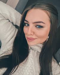 Hi. I'm a single from UK