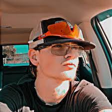 Isaac Bader's Instagram, Twitter & Facebook