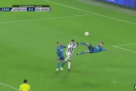 Cristiano ronaldo overhead kick vs juventus. Cristiano Ronaldo Bicycle Kick Goal Helps Real Madrid Down Juventus In Champions League Abc News
