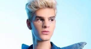 Nelson Carreras de 'La Academia' sigue triunfando en el teatro; ahora en  'MentiDrags'