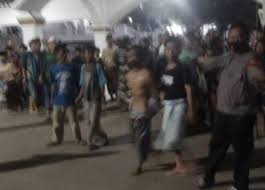 Abuya uci meninggal dunia pada selasa 6 april 2021 pukul 5 pagi tadi. Ngamuk Di Ponpes Abuya Uci Thurtusi Seorang Pria Diamankan Polisi