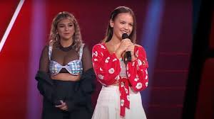 How wonderful it is to watch our son sing with this. Barbara Bandeira Surpreende E Canta Com Fa No The Voice Kids