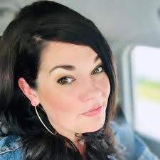 Sylvia Hurst's Instagram, Twitter & Facebook