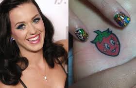 Katy Perry presume nuevo tatuaje