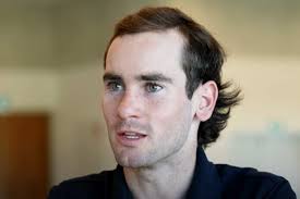 Jockey schläft in der Jockeystube ein