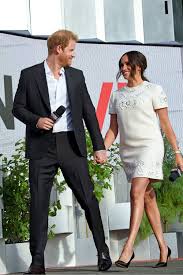 Sections show more follow today more brands since meghan, duchess of sussex,. Meghan Markle Das Internet Emport Sich Uber Ihre Kleidung