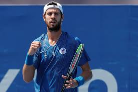 Российский теннисист карен хачанов в двух сетах уступил немцу александру звереву в матч продолжался 1 час 20 минут. Itydw7yvvblcim